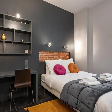 Lagrave - Cours Privee - Parking Apartment