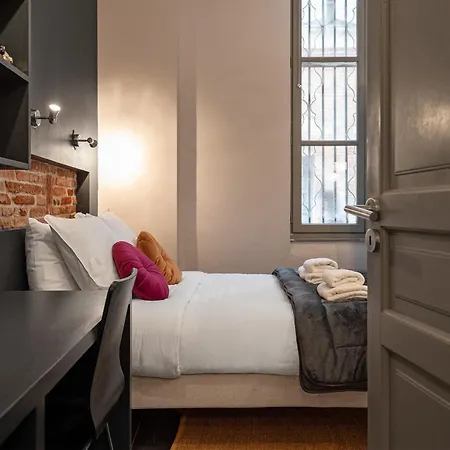 Lagrave - Cours Privee - Parking Apartment