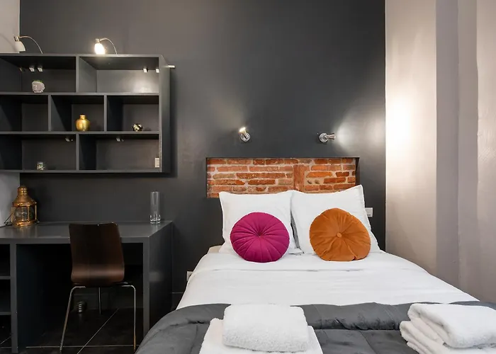 Lagrave - Cours Privee - Parking