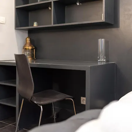 Lagrave - Cours Privee - Parking Appartement *