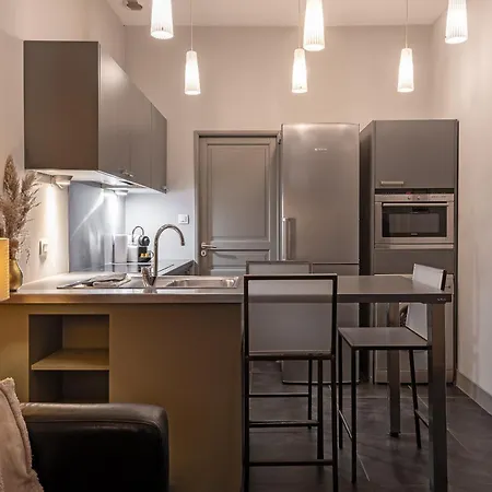 Lagrave - Cours Privee - Parking *