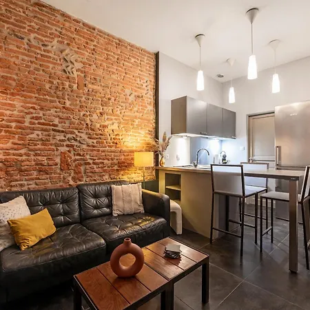 Lagrave - Cours Privee - Parking Appartement